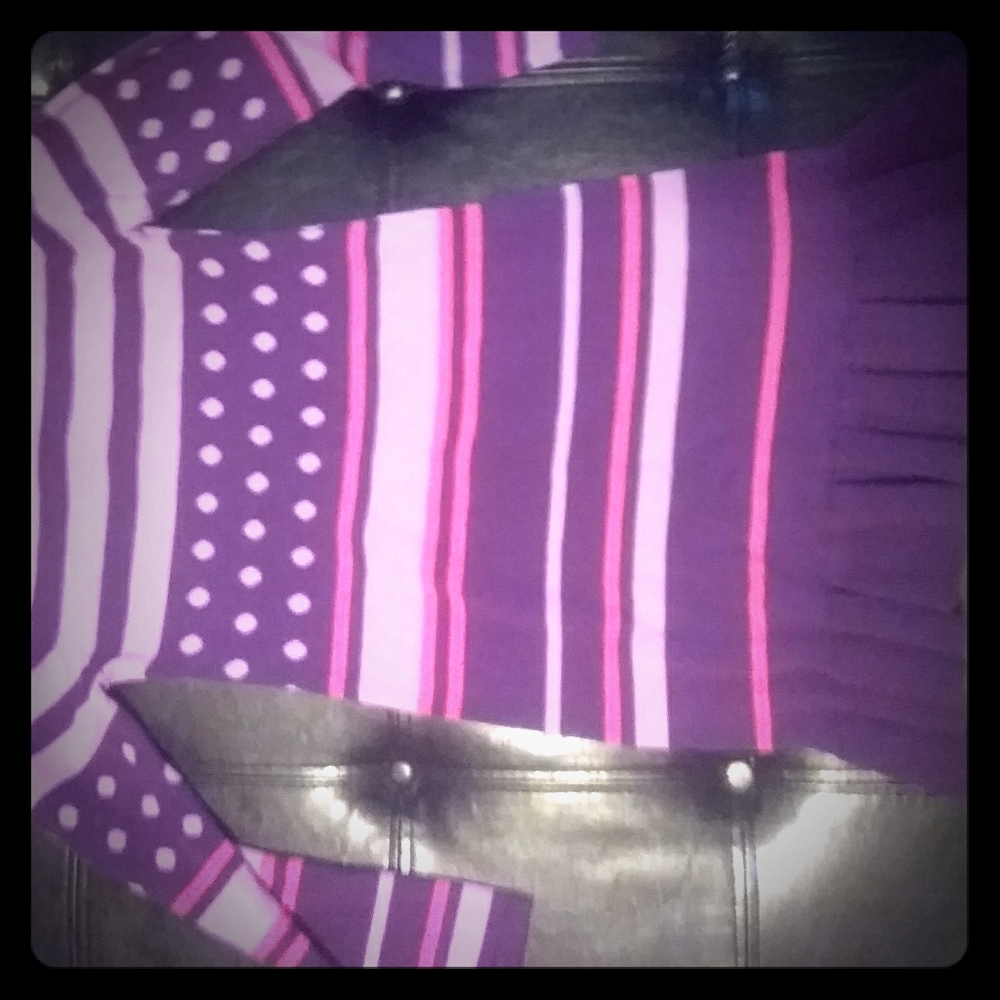I am selling kids clothes